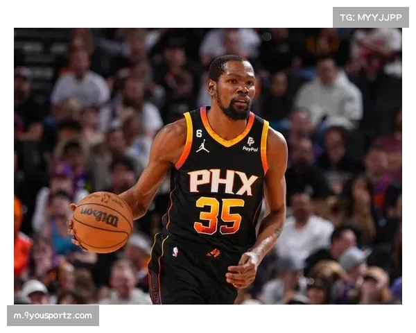 杜兰特关键得分助攻，火箭紧咬比分半场难分胜负